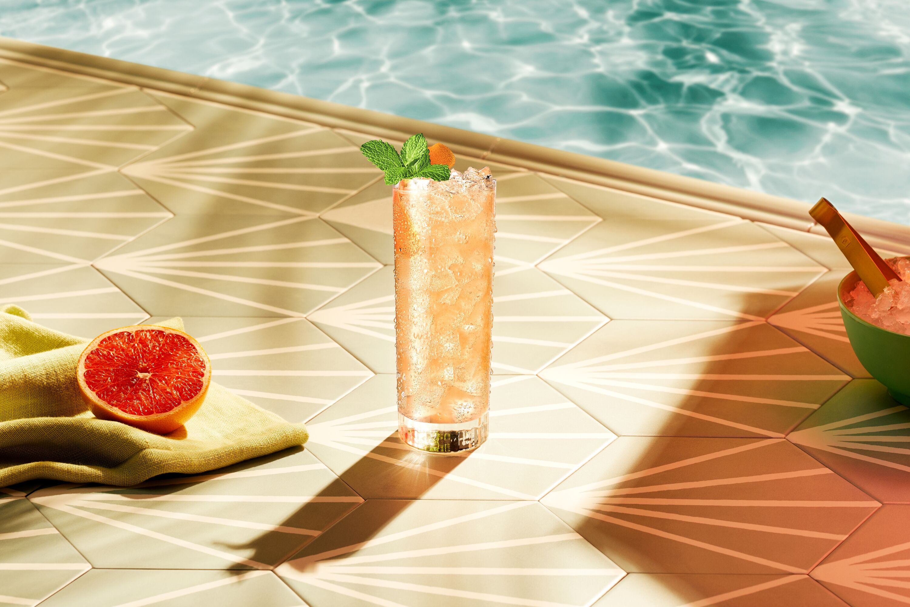 Receta del cóctel BACARDÍ Limón con Martini Fiero Cómo preparar un