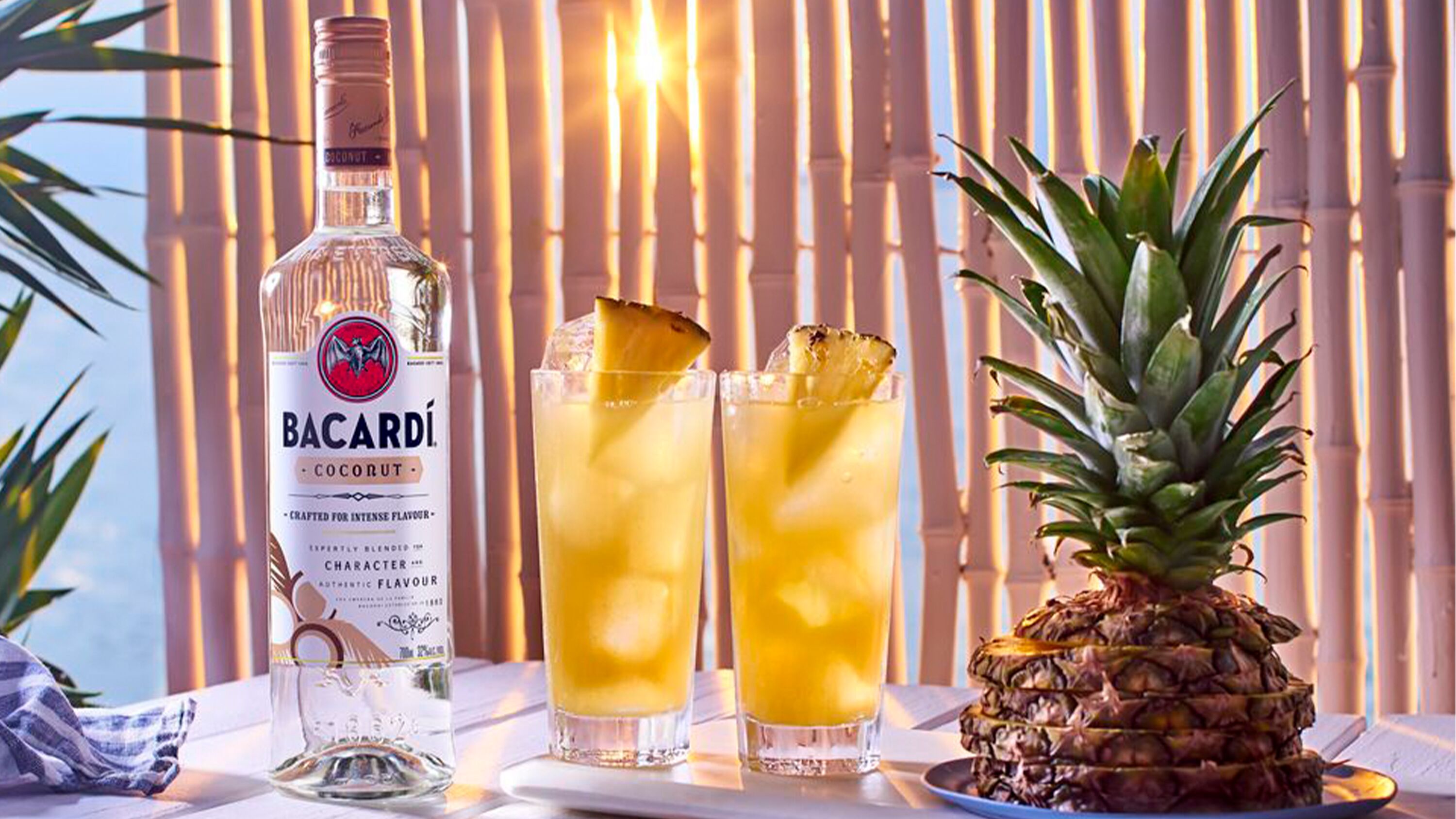 Coconut & Pineapple Rum Cocktail Recipe How to make a Coconut