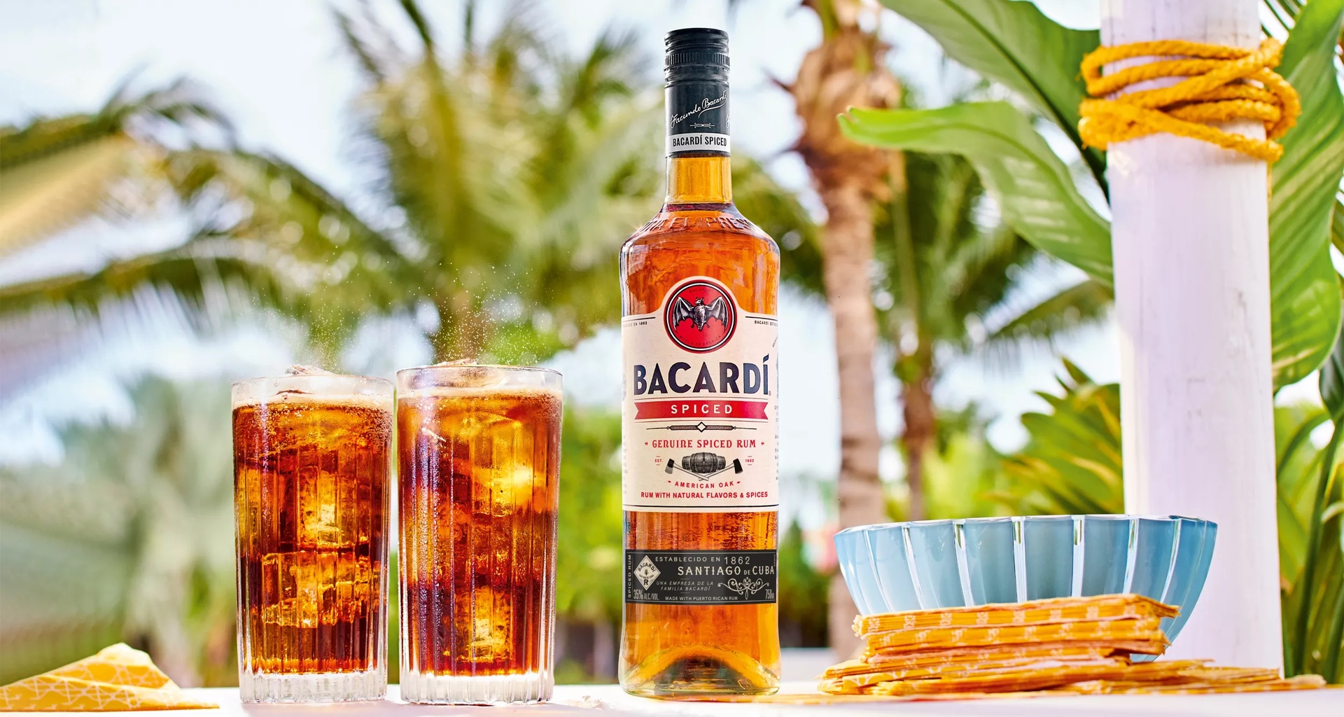 Receta de Spiced Rum con Cola | Cómo hacer un Spiced Rum con Cola | BACARDÍ  MX